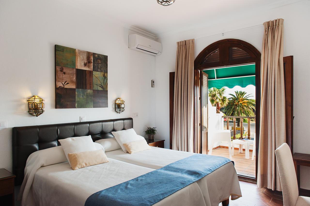 Hotel La Codorniz Tarifa Esterno foto